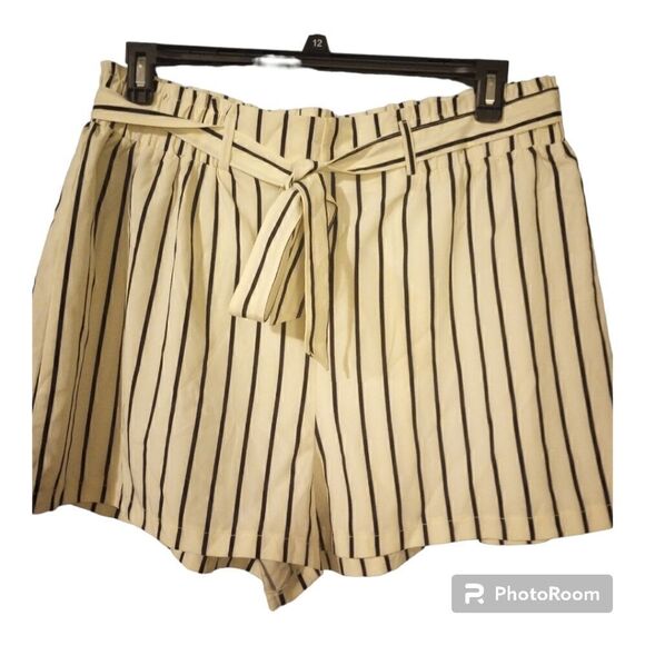 Favlux striped elastic ruffled waist shorts with blet - Picture 1 of 10